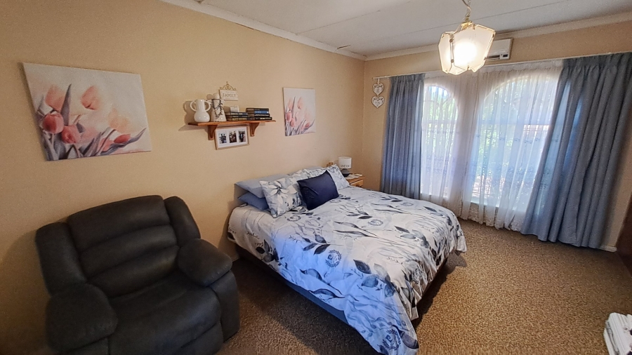 3 Bedroom Property for Sale in Langenhovenpark Free State